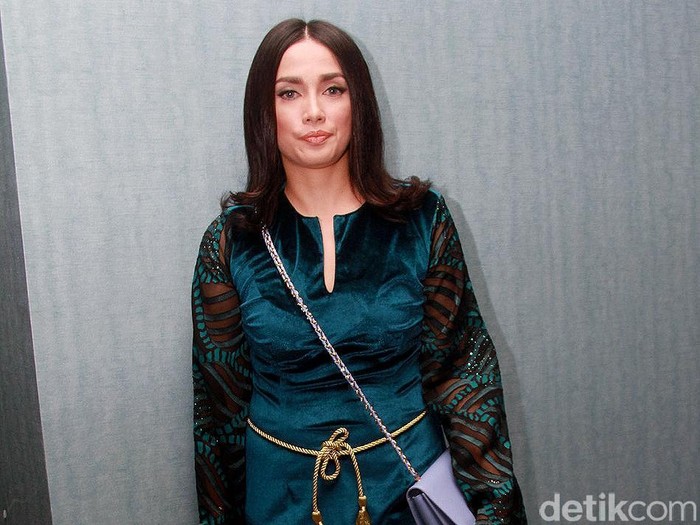 Hamil Lagi, Ussy Akui Lebih Kerepotan