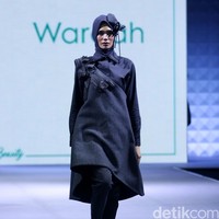 ETU by Restu Anggraini Lavoyageuse for Wardah heart of Beauty Muslim Fashion Festival 2016 at Plaza Selatan. Istora Senayan. Jakarta. [Foto: Mohammad Abduh/Wolipop]