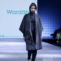 ETU by Restu Anggraini Lavoyageuse for Wardah heart of Beauty Muslim Fashion Festival 2016 at Plaza Selatan. Istora Senayan. Jakarta. [Foto: Mohammad Abduh/Wolipop]