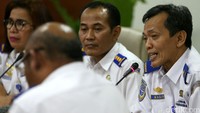 Dalam jumpa pers ini, Kemenhub mengumumkan penundaan pengoperasian Terminal 3 Ultimate Bandara Soekarno-Hatta, Cengkareng yang rencananya dilakukan 20 Juni 2016.