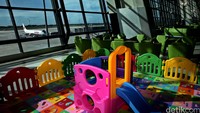 Tempat bermain untuk anak juga tampak sudah terpasang di Terminal 3 Ultimate.