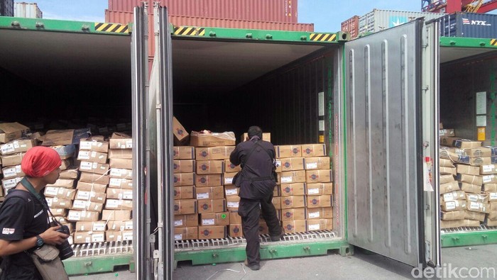 Bagikan Barang Hasil Tangkapan Gratis, Bea Cukai Terhambat Administrasi