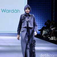 ETU by Restu Anggraini Lavoyageuse for Wardah heart of Beauty Muslim Fashion Festival 2016 at Plaza Selatan. Istora Senayan. Jakarta. [Foto: Mohammad Abduh/Wolipop]