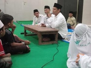 Wali Kota Kediri Ngaji Bareng dengan Anak-anak Selama Ramadan