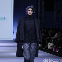 ETU by Restu Anggraini Lavoyageuse for Wardah heart of Beauty Muslim Fashion Festival 2016 at Plaza Selatan. Istora Senayan. Jakarta. [Foto: Mohammad Abduh/Wolipop]