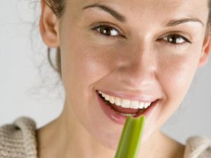 8 Manfaat Makan Seledri Setiap Hari Bagi Kesehatan