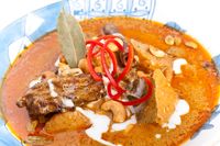 Sedapnya Menyantap Gulai Ayam dan Nasi Hangat di 5 Tempat Ini