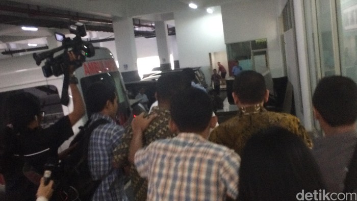 Usai Rapat di DPR, Sekretaris MA Nurhadi Kabur Lewat Tangga Darurat