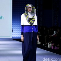 La Muralla Roja by Norma Hauri for Wardah heart of Beauty Muslim Fashion Festival 2016 at Plaza Selatan. Istora Senayan. Jakarta. [Foto: Mohammad Abduh/Wolipop]