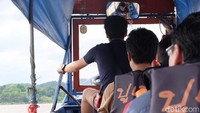 Sungai Mekong tampak begitu luas. Nikmatilah pemandangan sekitar saat pelayaran singkat menuju negara tetangga (Baban/detikTravel)