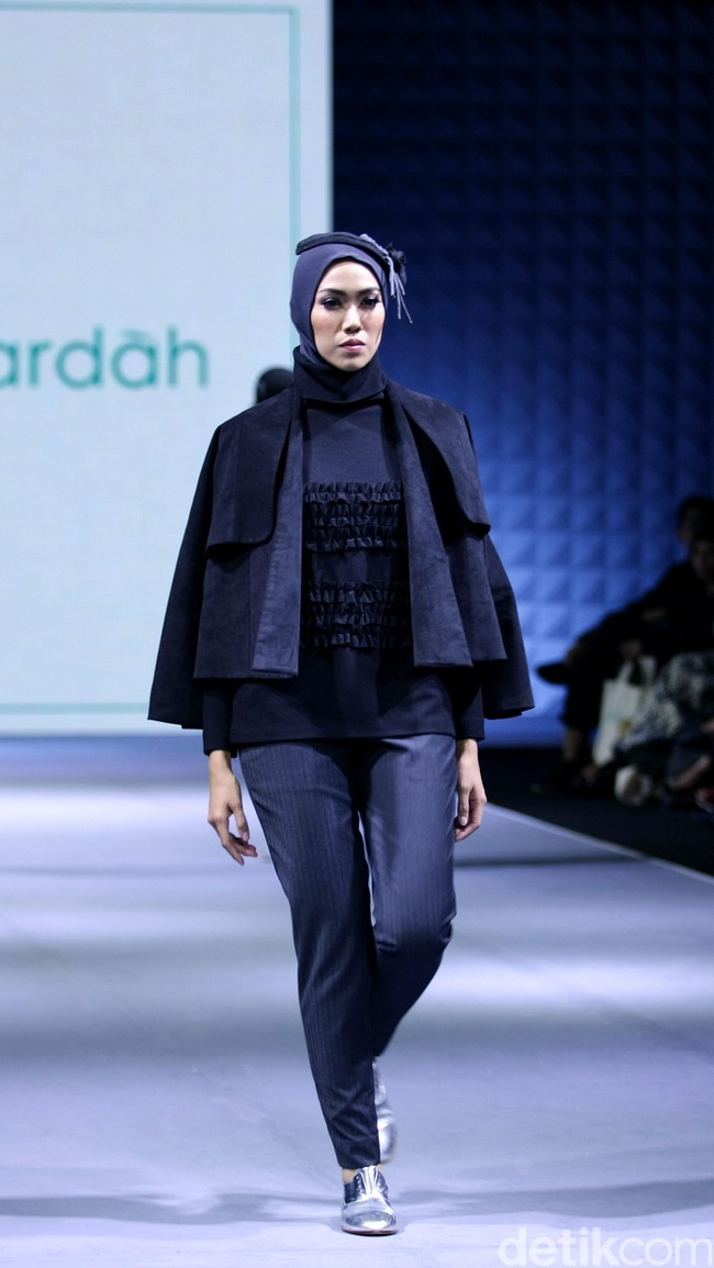 ETU by Restu Anggraini Lavoyageuse for Wardah heart of Beauty Muslim Fashion Festival 2016 at Plaza Selatan. Istora Senayan. Jakarta. [Foto: Mohammad Abduh/Wolipop]