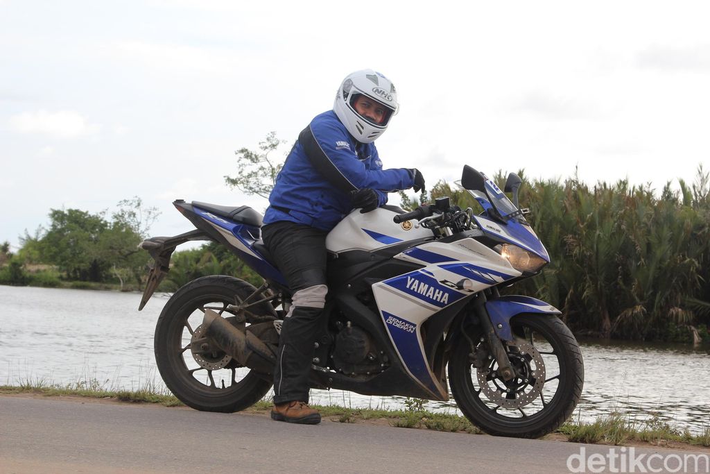 Yamaha R25