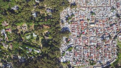 Drone Ungkap Kesenjangan Menganga Si Kaya & Si Miskin