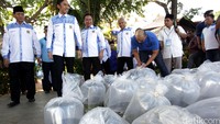 Ada 500 ribu bibit ikan yang dilepas itu difasilitasi Herman Khaeron.