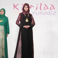 Itang Yunasz Kamila & Preview at Tanah Abang. Jakarta. [Foto: Mohammad Abduh/Wolipop]