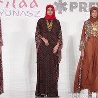 Itang Yunasz Kamila & Preview at Tanah Abang. Jakarta. [Foto: Mohammad Abduh/Wolipop]