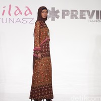 Itang Yunasz Kamila & Preview at Tanah Abang. Jakarta. [Foto: Mohammad Abduh/Wolipop]