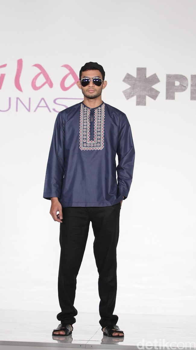 Itang Yunasz Kamila & Preview at Tanah Abang. Jakarta. [Foto: Mohammad Abduh/Wolipop]