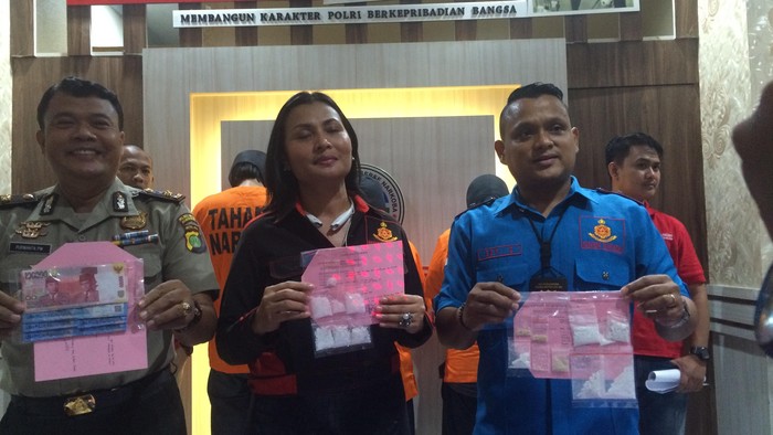 Polisi Tangkap Pengedar Heroin yang Dikendalikan Napi di Lapas