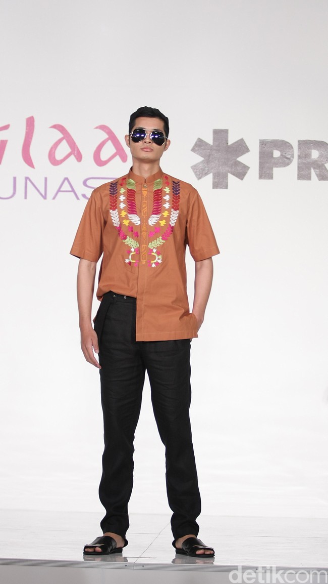 Itang Yunasz Kamila & Preview at Tanah Abang. Jakarta. [Foto: Mohammad Abduh/Wolipop]