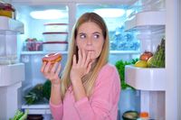 Dengan 10 Trik Ini Anda Masih Bisa Ngemil Meski Sedang Diet