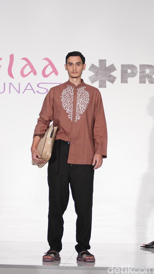 Itang Yunasz Kamila & Preview at Tanah Abang. Jakarta. [Foto: Mohammad Abduh/Wolipop]