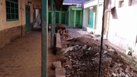 Sekolah bernama MTS NU 05 Sunan Katong Kaliwungu itu tampak rusak dan tak terawat. Istimewa