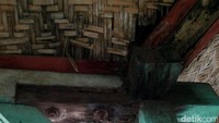 Demikian pula tembok sekolah sudah pada bolong-bolong mengenaskan. Istimewa