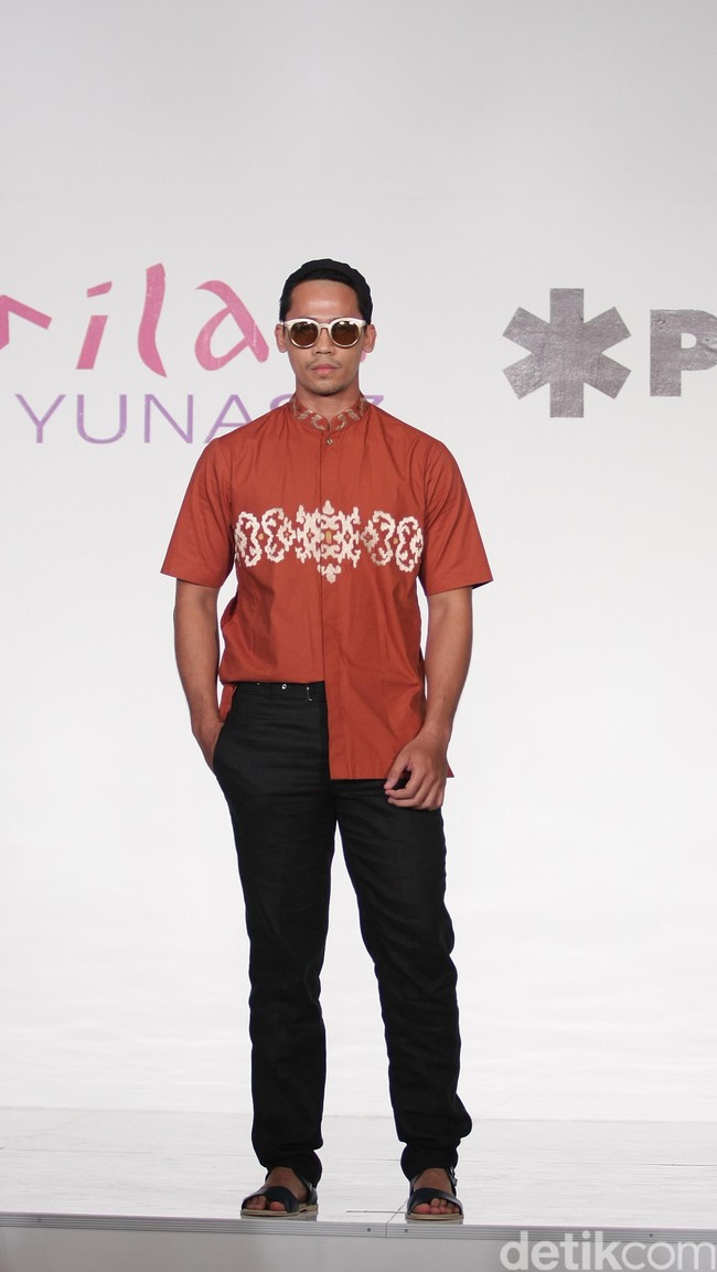 Itang Yunasz Kamila & Preview at Tanah Abang. Jakarta. [Foto: Mohammad Abduh/Wolipop]