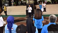 Marwan Jafar memberikan sambutan saat melepas Tim Jelajah Desa Nusantara.