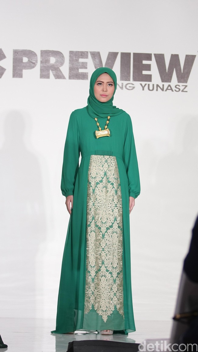 Itang Yunasz Kamila & Preview at Tanah Abang. Jakarta. [Foto: Mohammad Abduh/Wolipop]