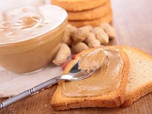 Sering Ngemil Kacang Bisa Cegah Penyakit Alzheimer dan Jantung