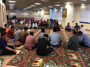 Uniknya Menenteng Iman ke Negeri Ginseng