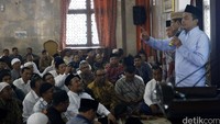 Ustadz Bachtiar Nasir membuka acara deklarasi Cagub Muslim untuk Jakarta yang diinisiasikan oleh Majelis Pelayan Jakarta, Jumat (17/6/2016) di Masjid Sunda Kelapa.