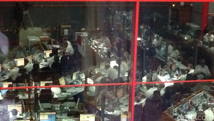 Ini Suasana Ruang Kontrol Jelang Peluncuran BRIsat di Kourou