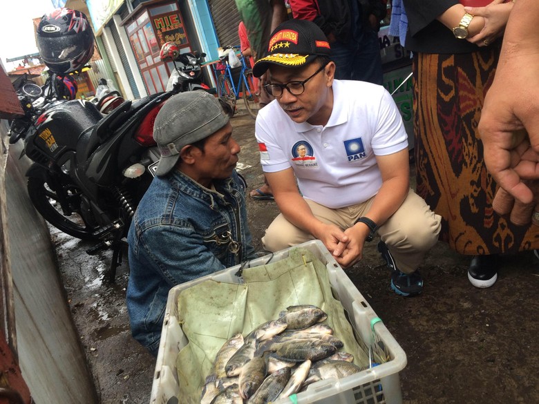 Cek Harga Sembako di Bandung, Zulkifli Hasan Minta Pemerintah Jaga Pasokan Cek Harga Sembako di Bandung, Zulkifli Hasan Minta Pemerintah Jaga Pasokan