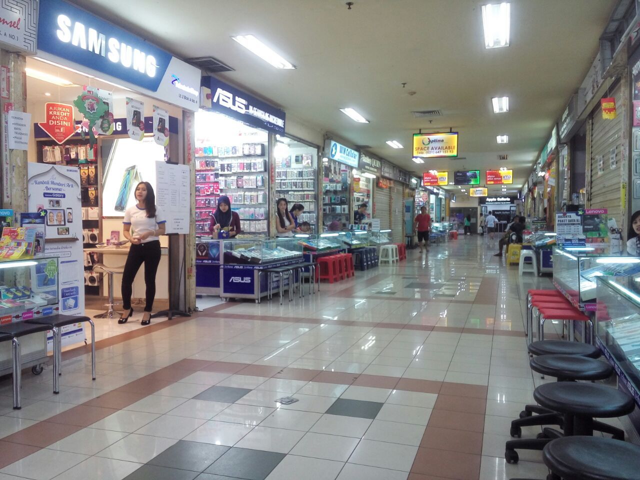 begini penampakan sepinya mall ambasador