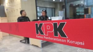 KPK Periksa Staf Perusahaan Asuransi, Telisik soal Aliran Uang Enembe