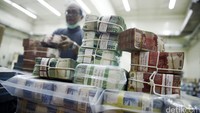 Biasanya kebutuhan tiap minggu hanya Rp 5,6 triliun, namun saat bulan Ramadan dan Lebaran kenaikannya mencapai dua kali lipat.