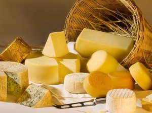 Bagaimana Cara Membedakan Keju Parmesan, Parmigiano dan Pecorino?