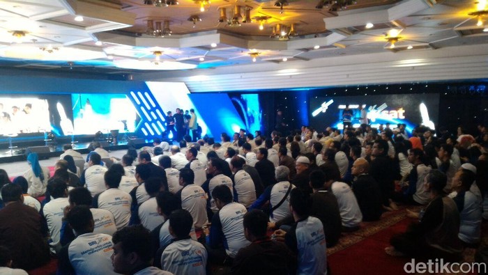 Peluncuran BRIsat Ditunda, Nobar Ditutup Salat Subuh Berjamaah