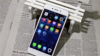 2. Oppo A37: Oppo A37 sukses menempati posisi runner up. Foto: Internet