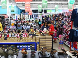 Aneka Sepatu dan Sandal Diskon Hingga 50% di Transmart Carrefour