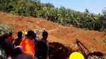 Tim SAR Cari Korban Longsor di Purworejo