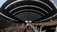 PLTU ini menggunakan bahan bakar batu bara berkalori rendah yang ramah lingkungan dan setiap harinya menghabiskan sekitar 12.000 ton batu bara. Pool/Agus Trimukti/Humas PLN.
