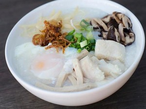 Bubur Ikan yang Hangat Gurih Ada di 4 Tempat Ini