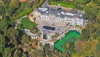 Padahal dulu, Elon Musk punya banyak koleksi rumah mewah super besar seperti yang satu ini dengan harga miliaran dolar. Foto: Istimewa