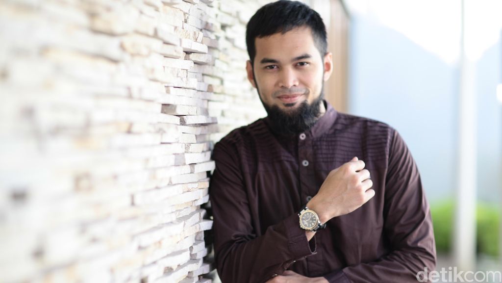 Kisah Hijrah Teuku Wisnu di Celeb of The Month detikHOT