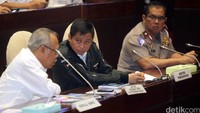 RDP dihadiri oleh Kementerian Perhubungan, Kementerian PU PR, Basarnas, Korlantas Polri dan BMKG di Komplek Parlemen, Senayan, Jakarta, Senin (20/6/2016).