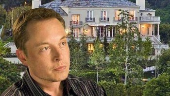 Ilustrasi Elon Musk di salah satu rumahnya yang berlokasi di California. Dengan kekayaan saat ini tembus USD 167 miliar, membeli rumah mewah adalah perkara mudah baginya. Foto: Istimewa